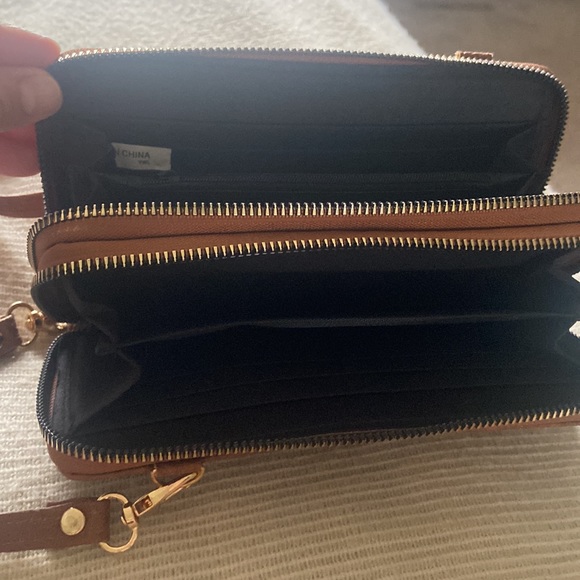 Wristlet - Picture 6 of 6